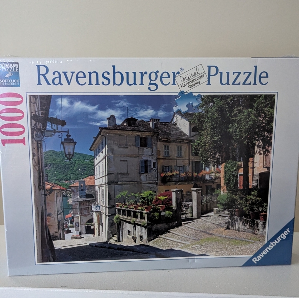 NWT Ravensburger 1000 piece puzzle #194278 "In Piedmont, Italy"